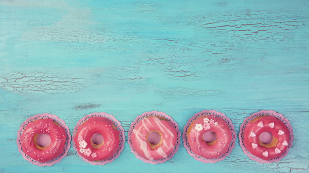 粉红颜色的甜甜圈图片下载