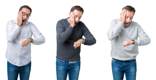 看着手表时间着急，怕迟到图片下载