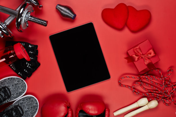 运动器材和红心。健康。图片下载