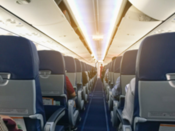 模糊的背景在客舱飞机图片下载