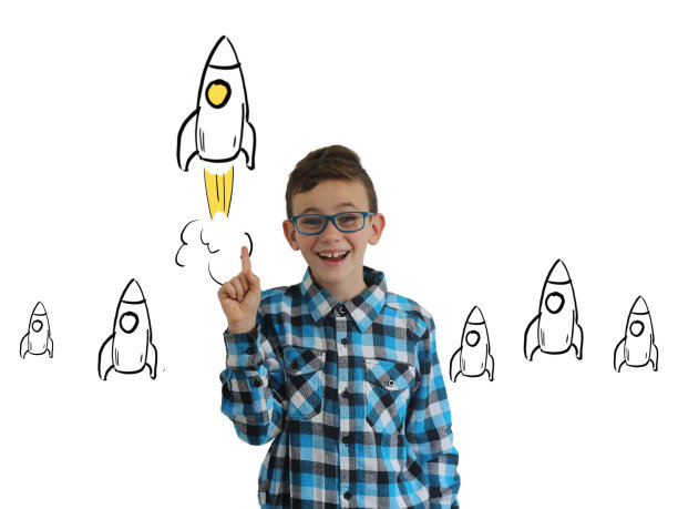 商业竞赛赢家小男孩孩子思考创意聪明的想法创新图片下载