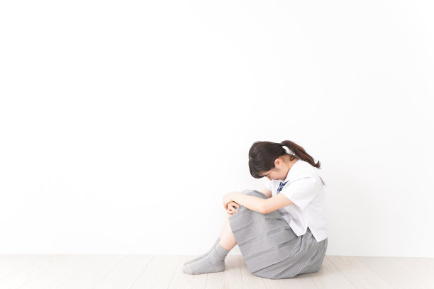 有问题的年轻学生图片下载