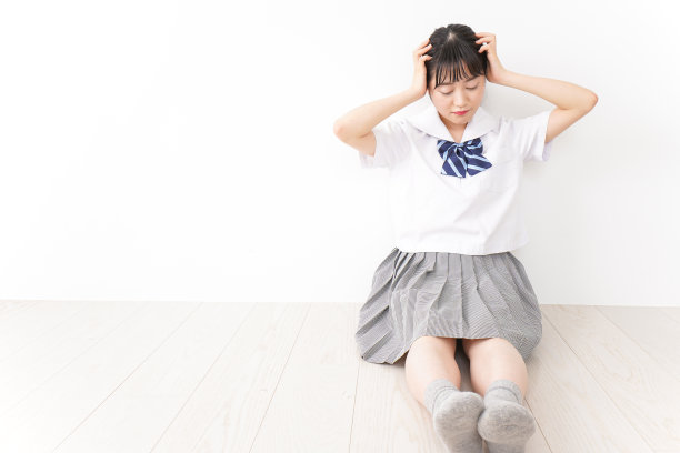 有问题的年轻学生图片下载