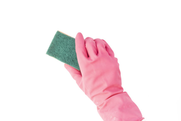关闭人员的手在保护手套保持清洁供应在白色表面隔离。管家概念b图片下载