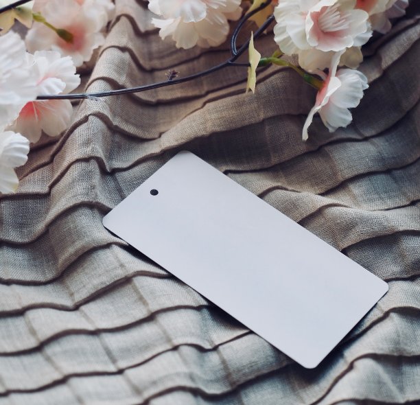 服装标签和樱桃树图片下载