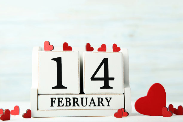 木桌红心立方日历图片下载