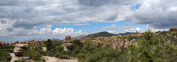 奇里卡瓦国家纪念碑-岩石城全景图片下载