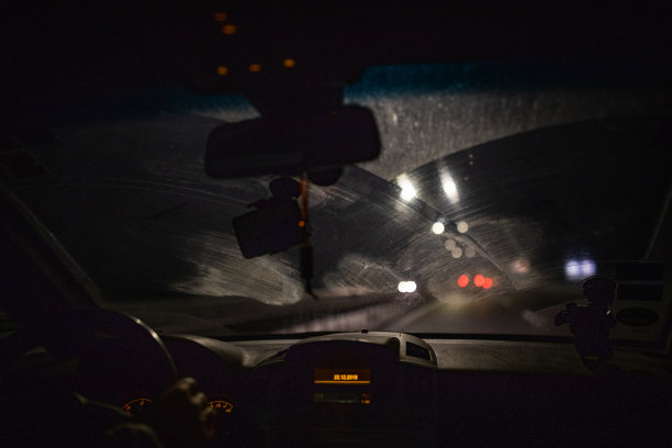 晚上开车图片下载