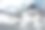 白雪覆盖的木柴图片下载