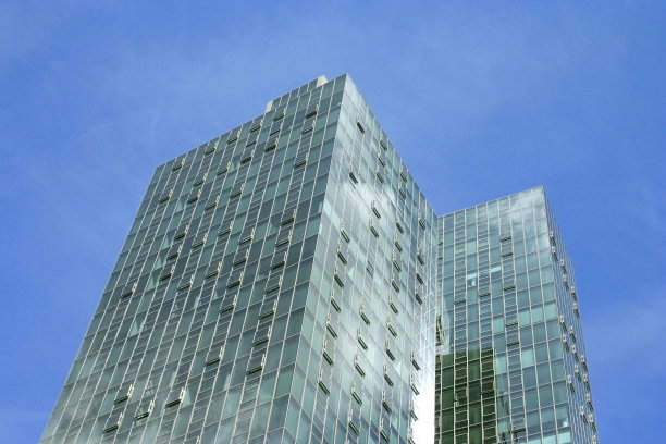 现代玻璃办公建筑图片下载