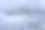 卡车在白雪覆盖的山上图片下载