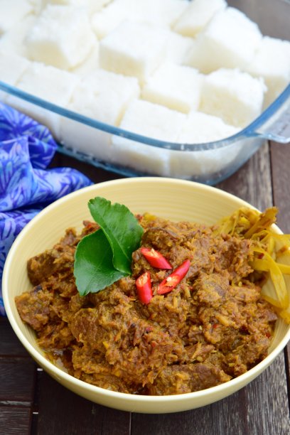 牛肉Rendang。传统的印尼菜在开斋节或Idul Fitri。配上压糕或龙通图片下载