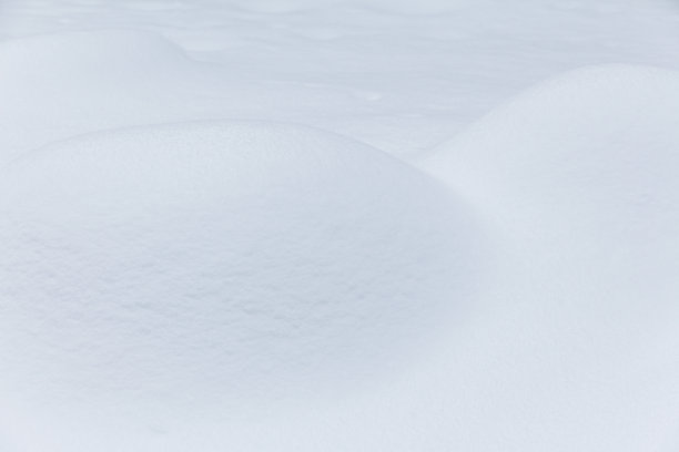 表面粗糙的雪图片下载