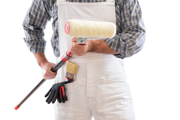专业的房屋油漆工隔离在白色背景上图片下载