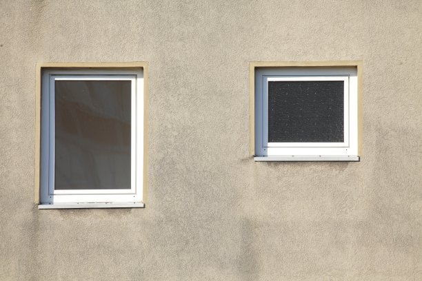 白色塑料沙龙墙上图片下载