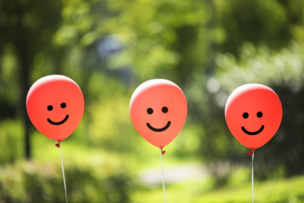 红色的气球。图片下载