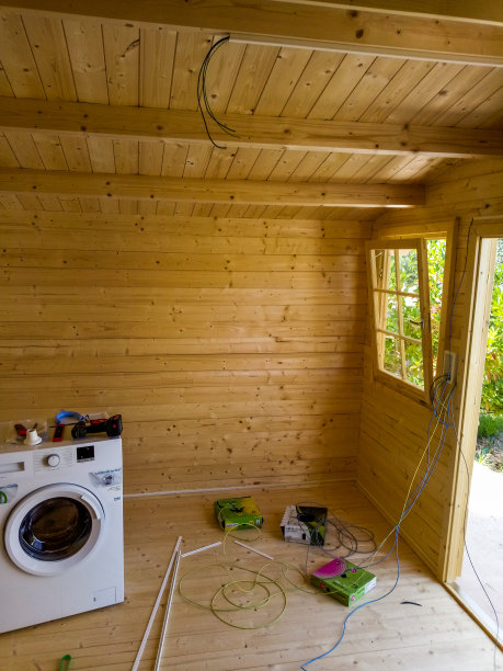 伊比沙岛一间小屋的电气安装图片下载