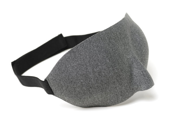 白色背景下的灰色睡眠面具图片下载