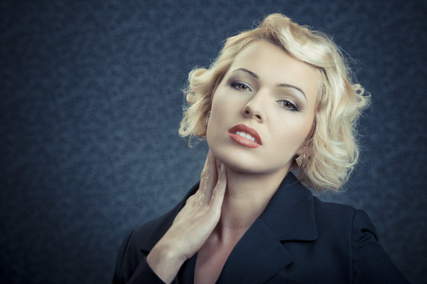 金发，复古发型图片下载