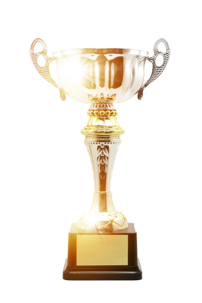白色背景上的银色奖杯图片下载