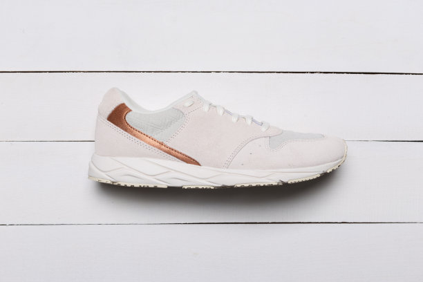 平铺，俯视图，最小的背景。时尚博客或杂志概念。图片下载