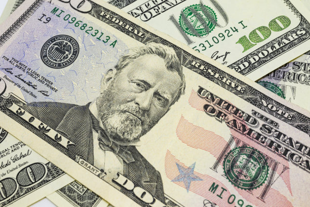 一堆钞票美元是世界贸易和经济体系的一部分图片下载