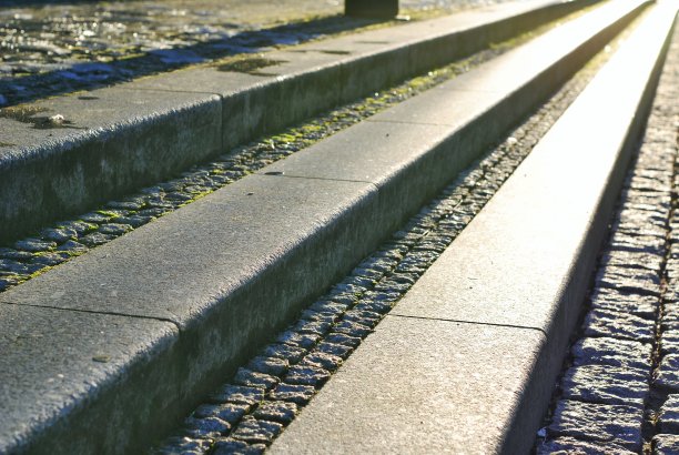 向着太阳的楼梯图片下载