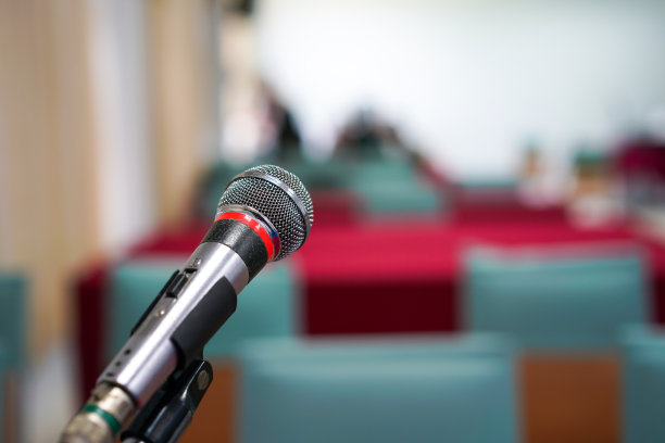 化妆课对焦麦克风。图片下载