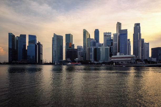 日落时分的新加坡市中心图片下载