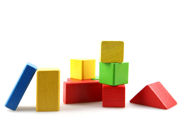 彩色玩具积木的工作室拍摄图片下载