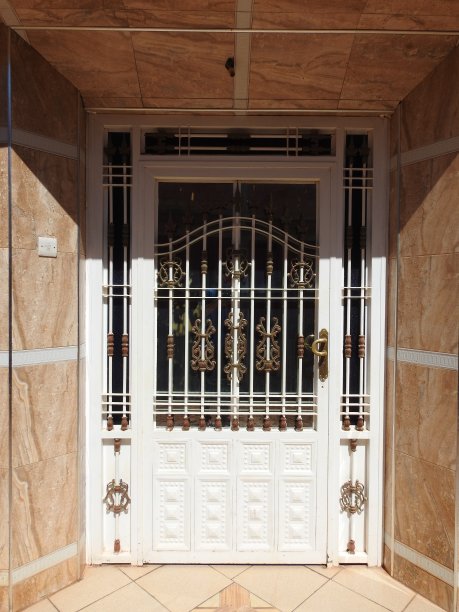 金属白门图片下载