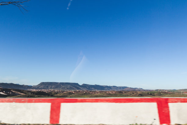 白色的墙图片下载