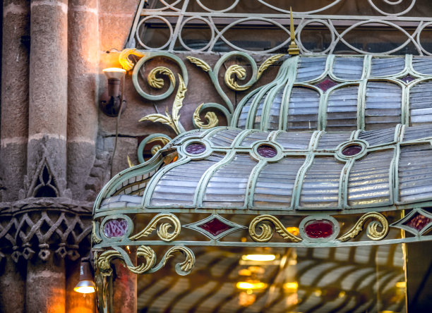 位于墨西哥北部圣路易斯波托西市中心的一座历史宫殿的细节图片下载