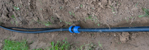 为地下建筑物敷设通讯、供水、供电设施图片下载