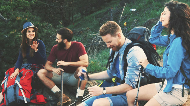 团队建设中的朋友图片下载