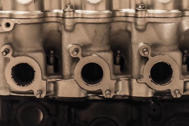 工业上发动机的零配件图片下载