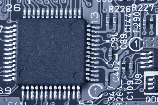 电子电路板关闭。有限的景深。黑白色调的图像。图片下载