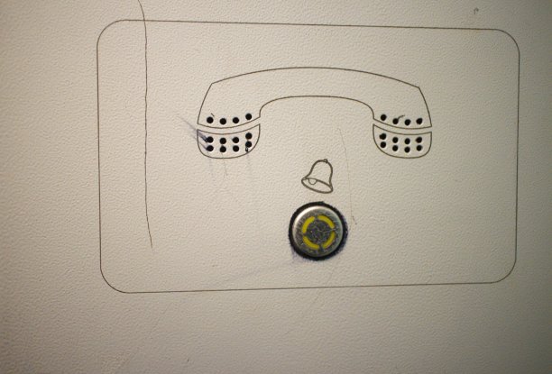 按钮在电梯车厢里图片下载