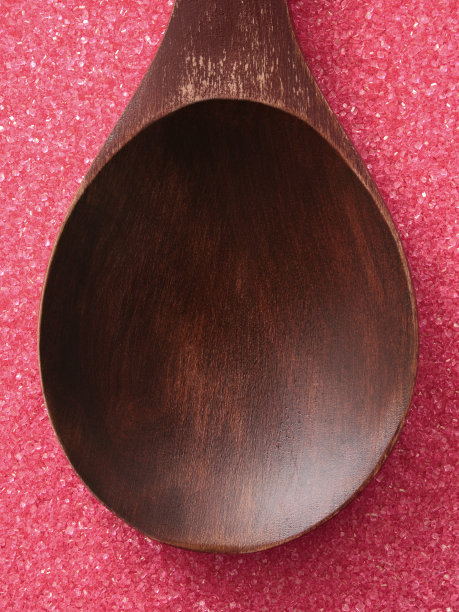 用空木勺舀粉糖图片下载