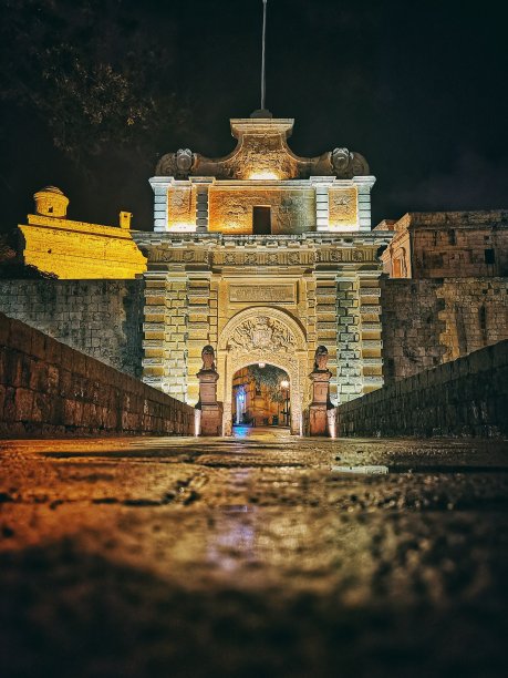 城门-姆迪纳，马耳他的夜晚图片下载