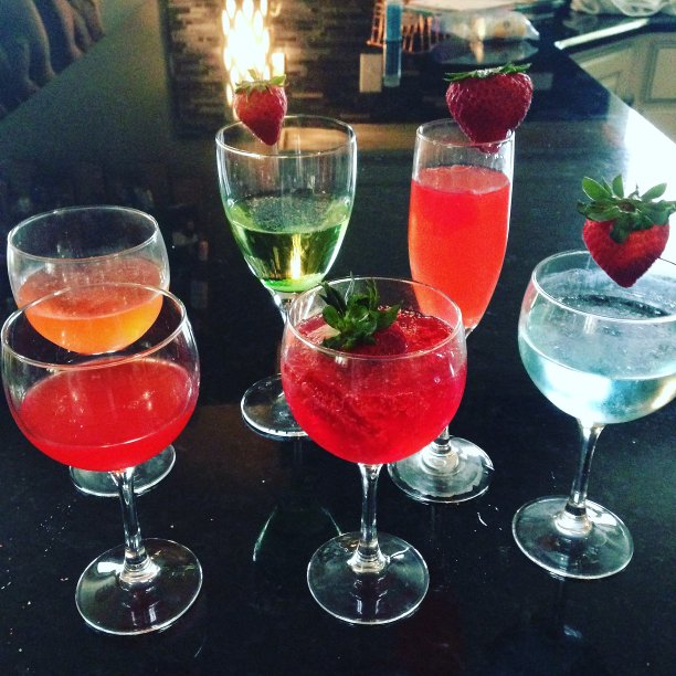 五彩缤纷的鸡尾酒图片下载