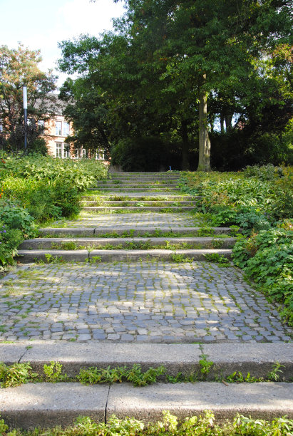 汉堡一个公园的楼梯图片下载