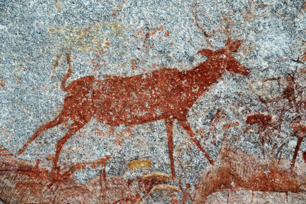 津巴布韦马托博山的Nswatugi岩洞中的岩石艺术图片下载