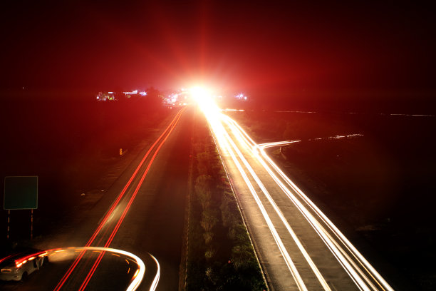 交通在晚上图片下载