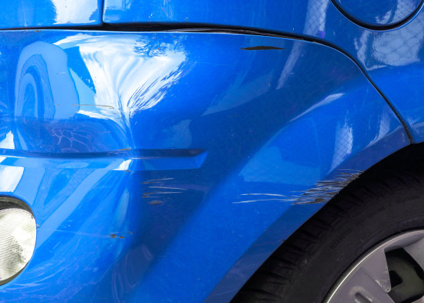 蓝色的车损坏图片下载