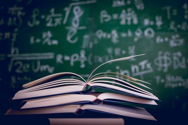 教育设备、板、书教育理念带拷贝空间图片下载