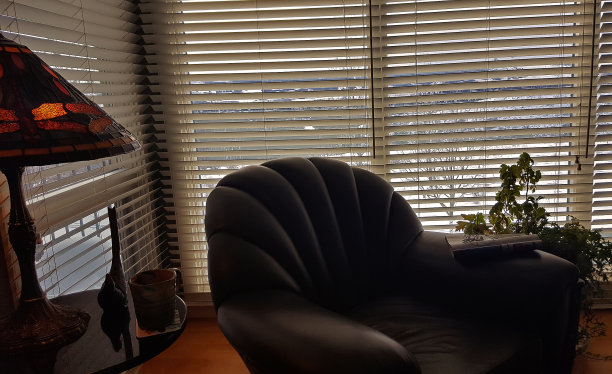 度过寒冷冬日的舒适地点图片下载