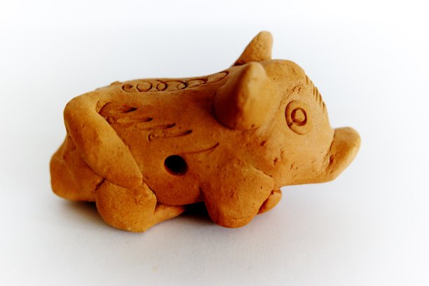 白色背景上的姜饼特写镜头图片下载