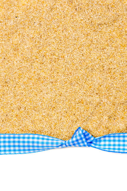 中间和背景上有蓝色蝴蝶结和缎带的生日礼品卡图片下载