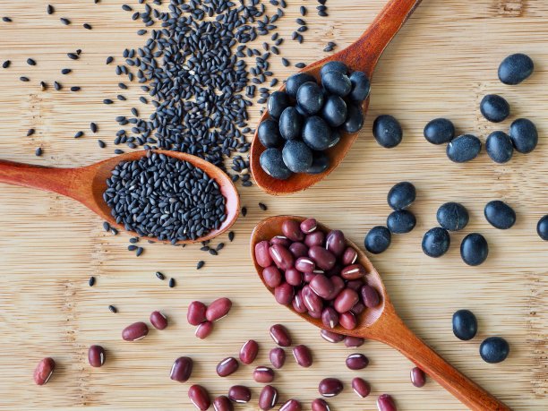 红豆、黑豆、黑芝麻素材图片